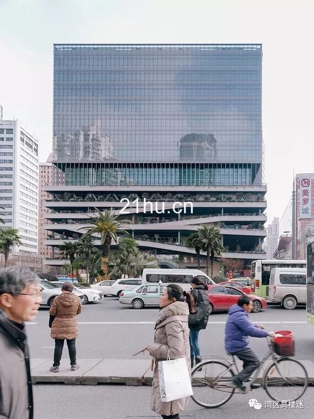 上海徐家汇T20大厦，繁忙十字路口上空的“城市绿洲”