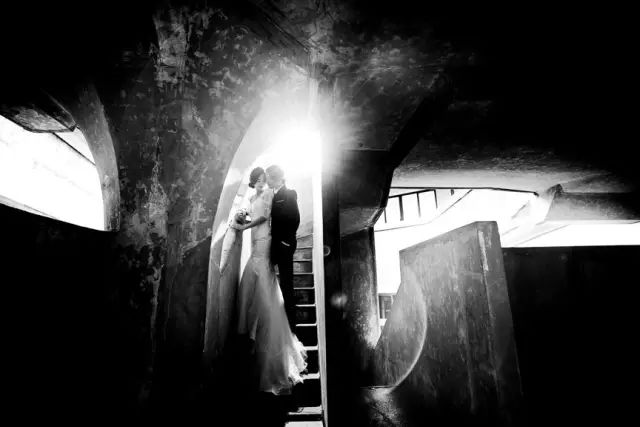 坐拥魔都20，000㎡欧式园区， 新人可以去悬空舞台求婚、举行婚礼...