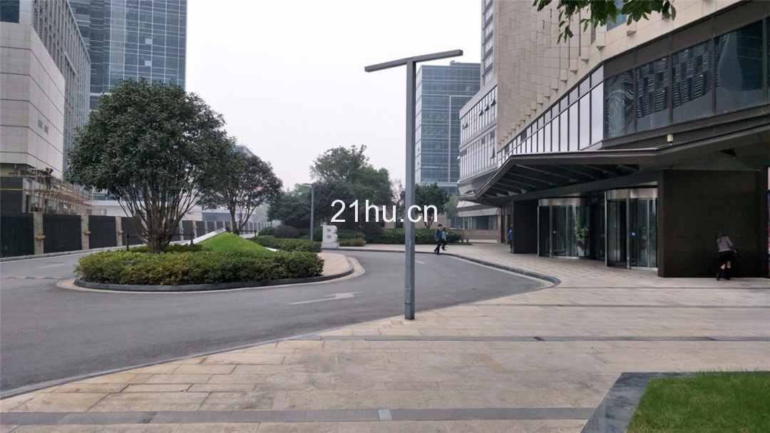 东航滨江中心