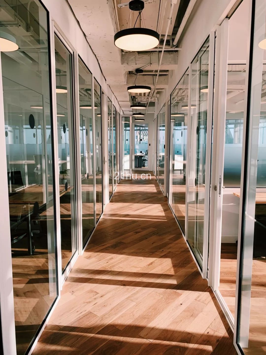 全新揭幕 | 来自陆家嘴中心的老上海记忆，WeWork新梅联合广场“光彩”登场